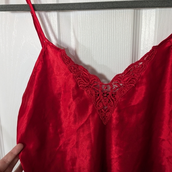 Vintage Frederick's of Hollywood Lacey V-Neck Red Satin‎ Slip Top Size Small - Picture 4 of 7